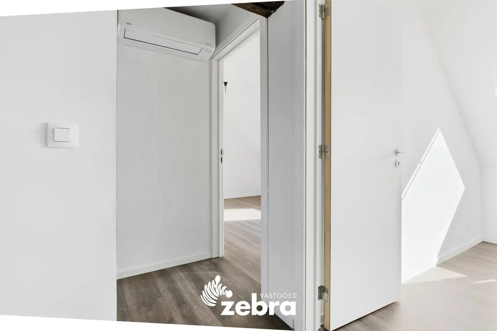 Gerenoveerde woning met 3 slaapkamers en tuin te Oostrozebeke! foto 11