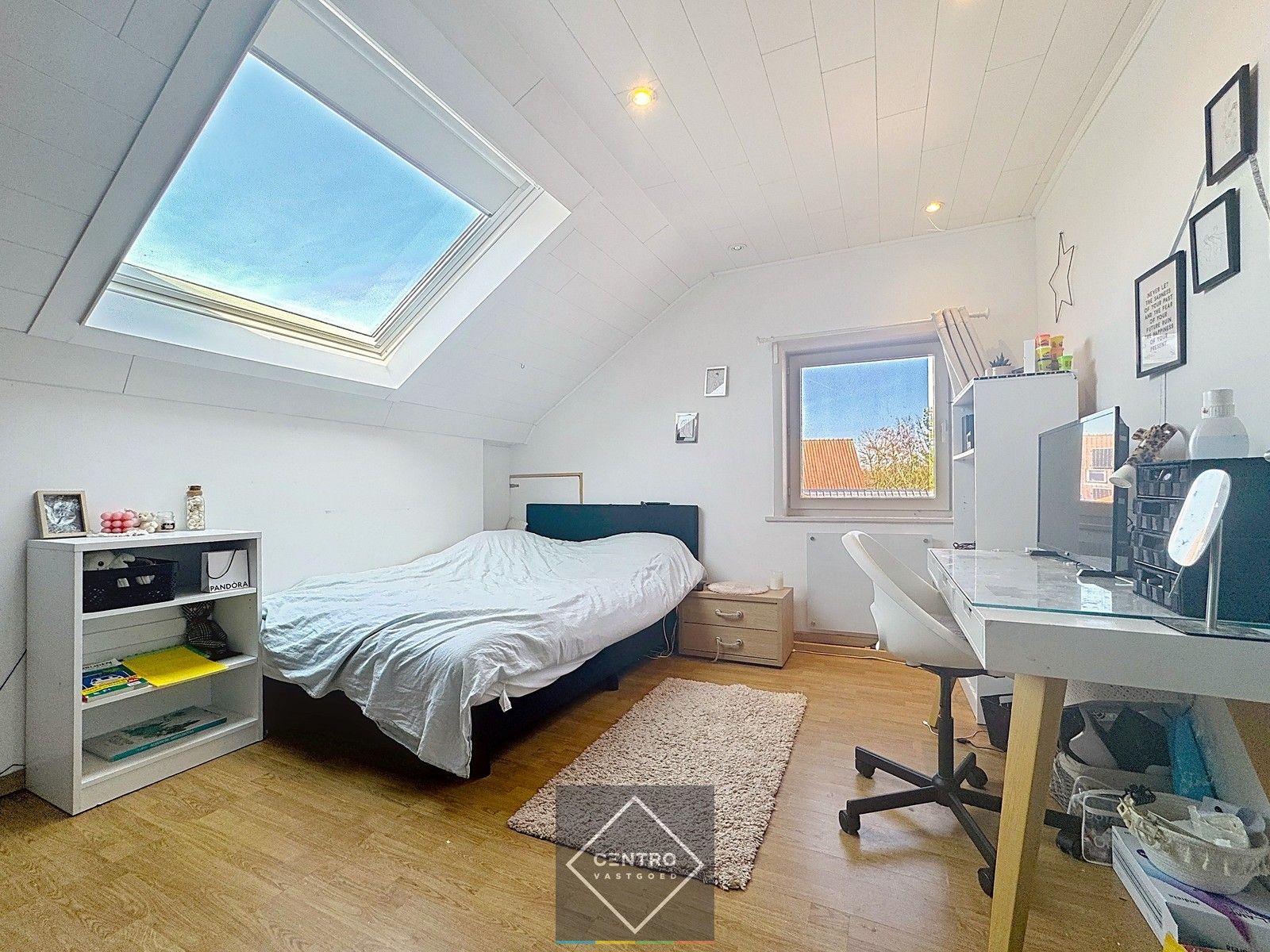 Ruime, instapklare WONING met 5/6 slaapkamers, badkamer, nieuwe keuken, grote garage en ZONNIGE tuin te Brugge (Sint-Kruis) foto 11
