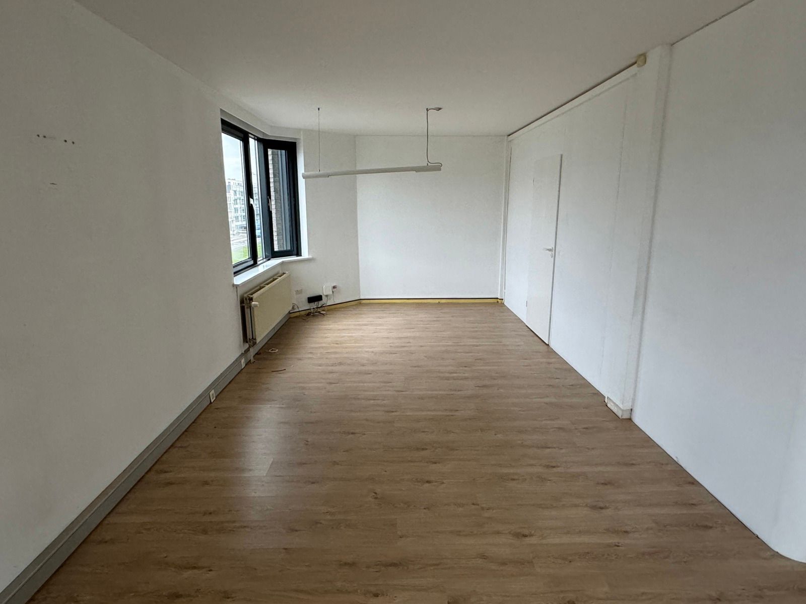 Kantoor 3de verdiep op Bisschoppenhoflaan + parking foto 8