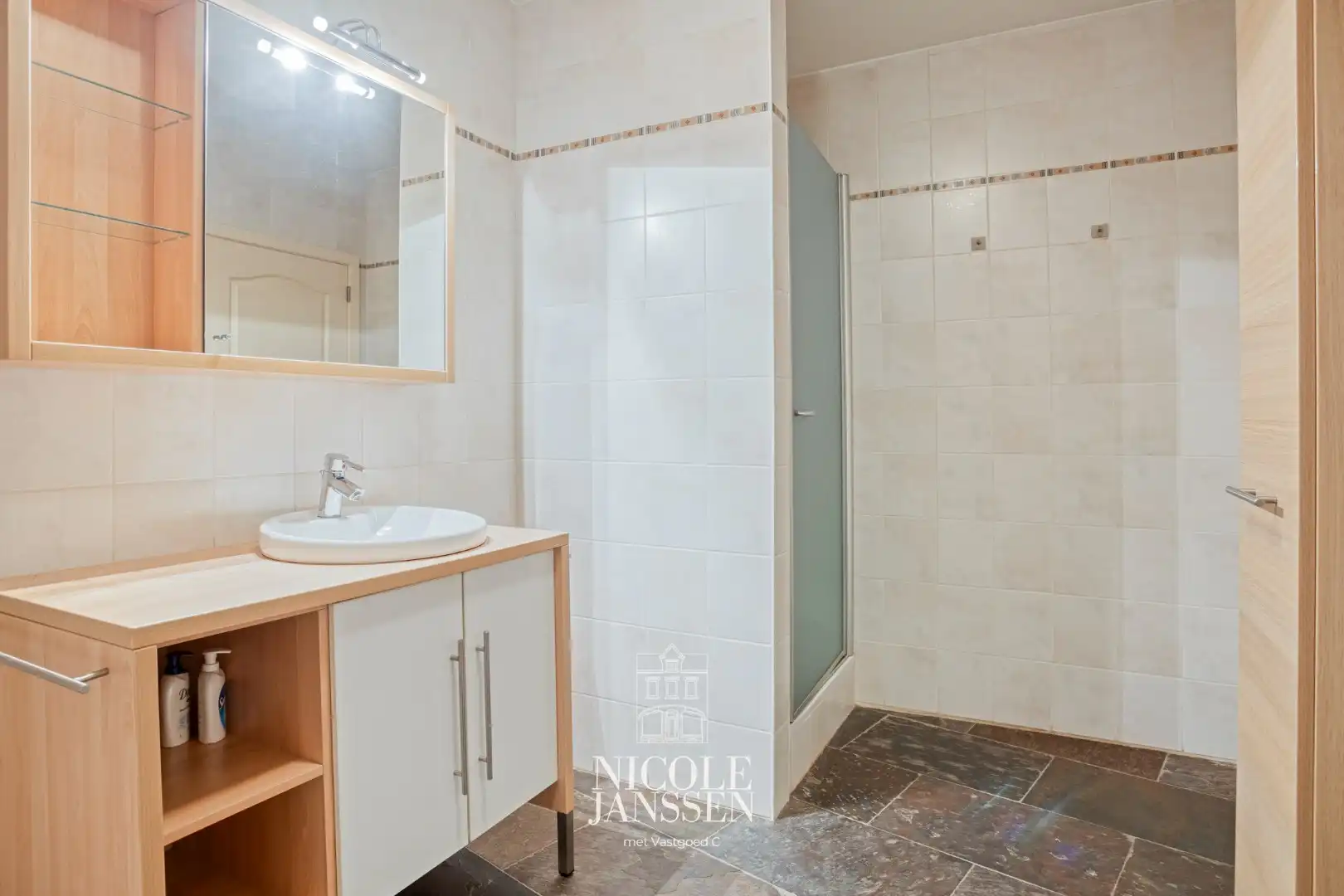 Gelijkvloers ruim appartement  foto 14