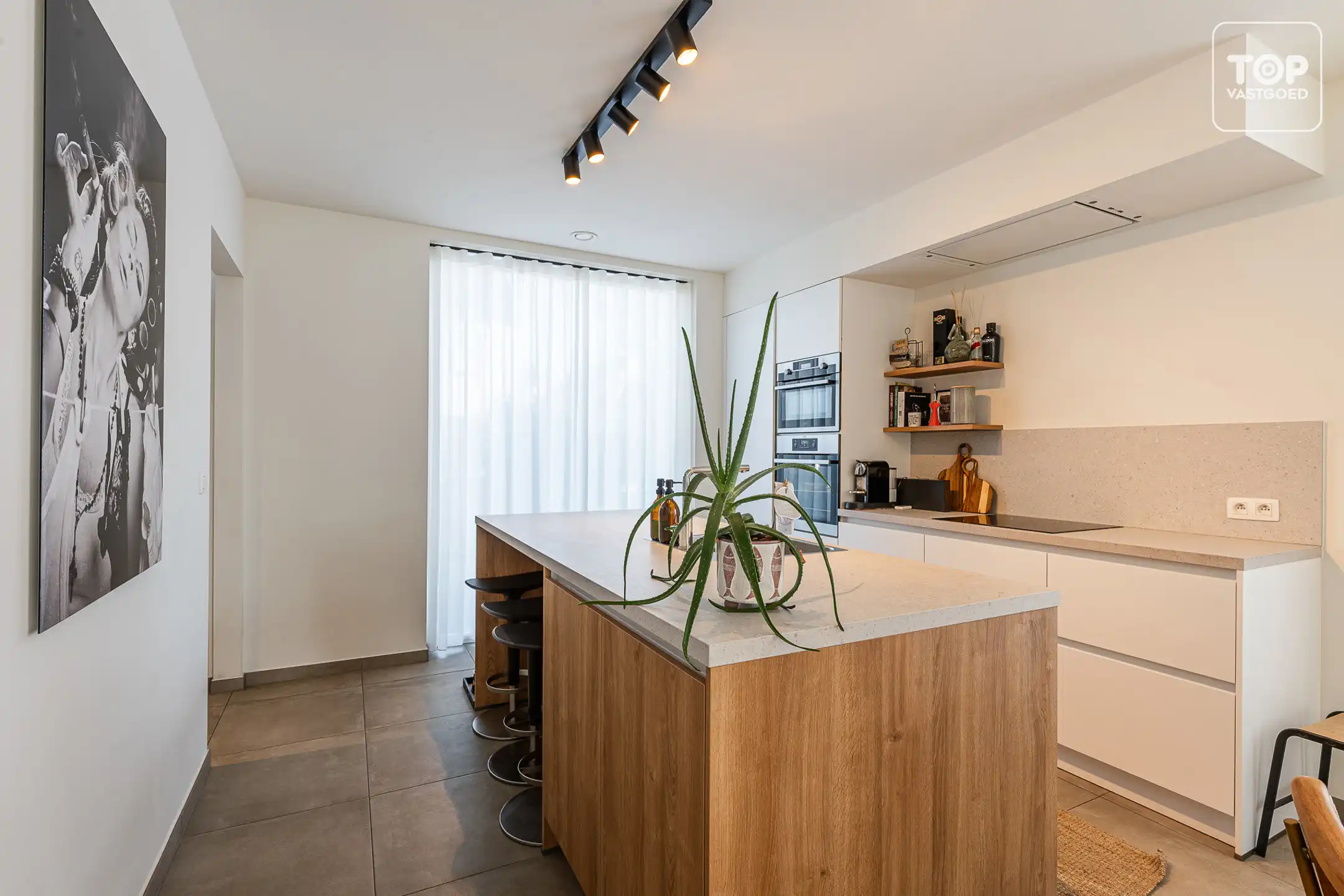 Nieuwbouwwoning met 4 slaapkamers, tuin en carport  foto 6