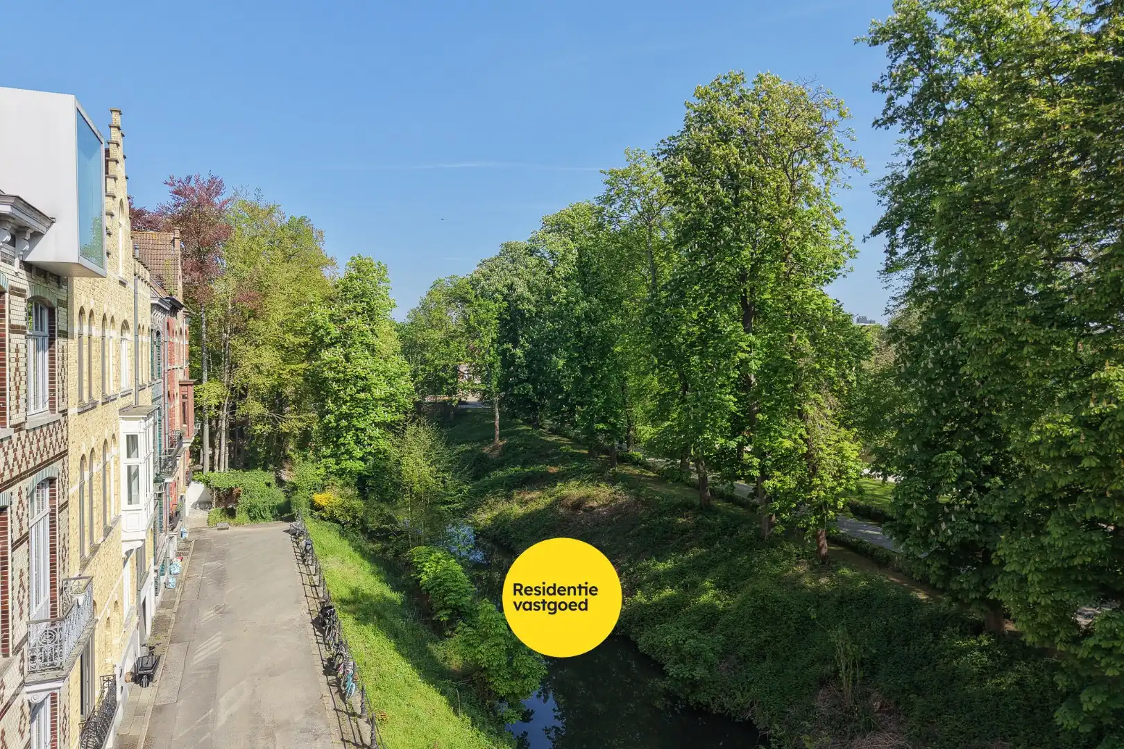 Exclusief gerenoveerd burgerhuis met luxueuze afwerking en zonnige stadstuin! foto 2