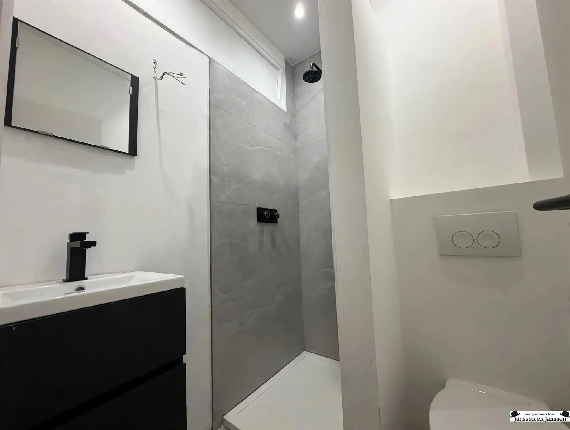 Lichtrijk appartement met 2 slaapkamers en terras foto 8