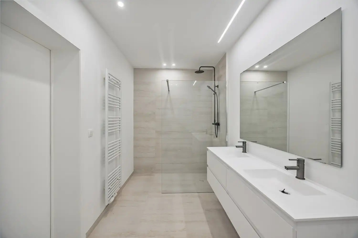 Gelijkvloers pareltje ±140m² met stadstuin en terras in hartje Antwerpen – Gerenoveerd in 2025 foto 10