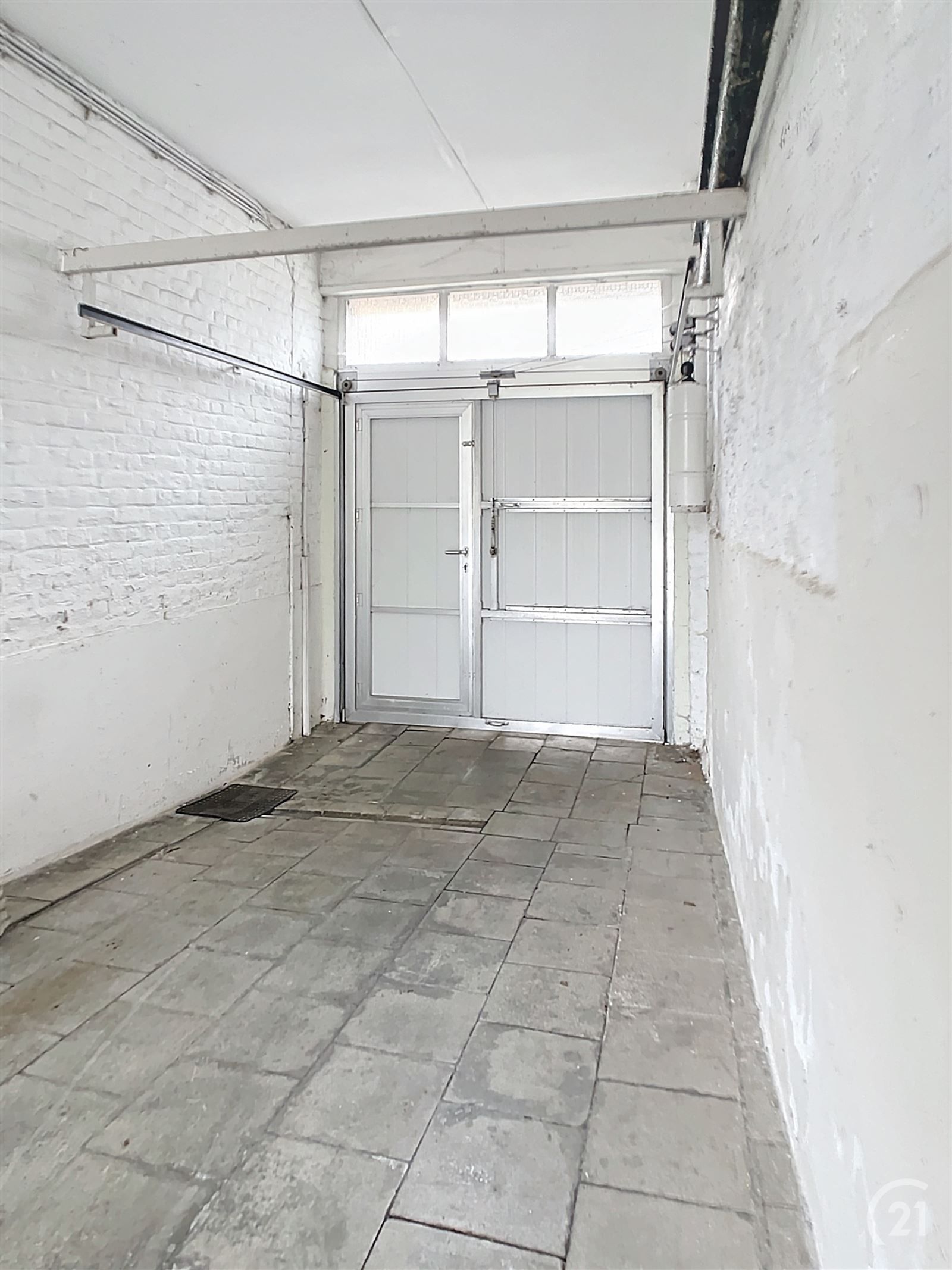 Te renoveren gezinswoning met tuin en weide op 35are40 foto 29