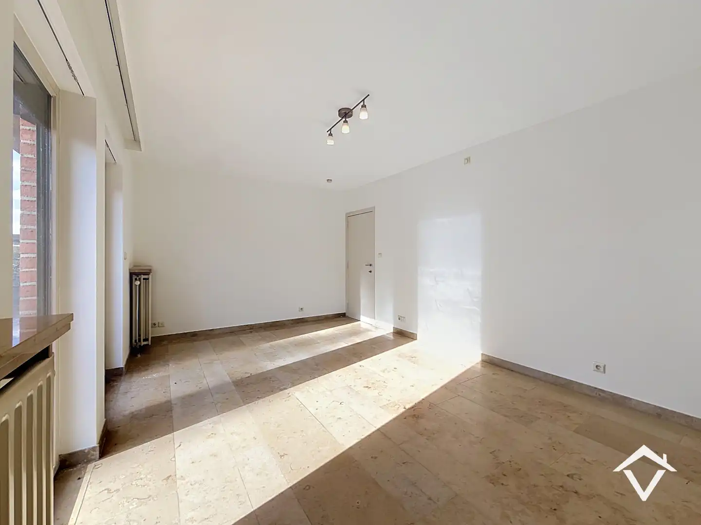 Instapklaar appartement met twee slaapkamers, twee terrassen en garage te Roeselare foto 13