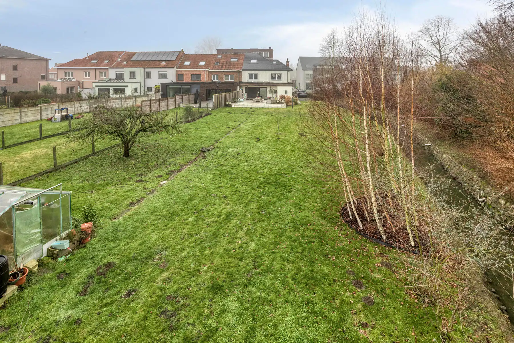 Instapklare halfopen woning met grote tuin op toplocatie in hartje Merchtem! foto 26