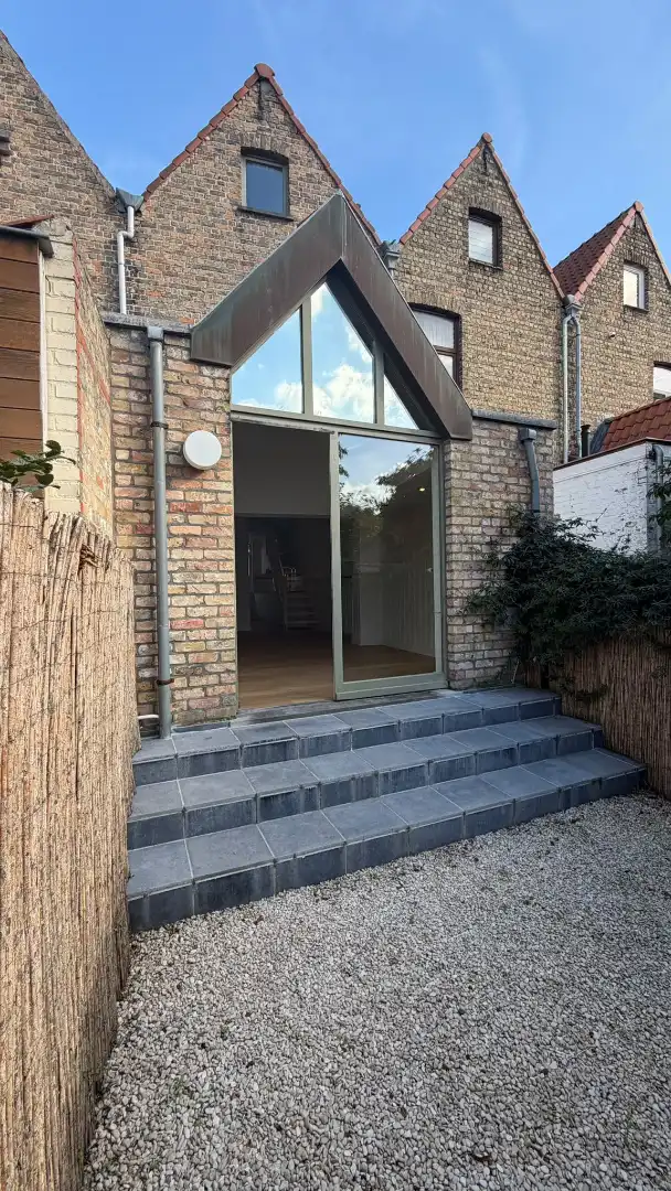 Instapklare trapgevelwoning met zonnig terrastuintje en grote berging, centrum, rustige straat omgeving ’t Zand foto 10