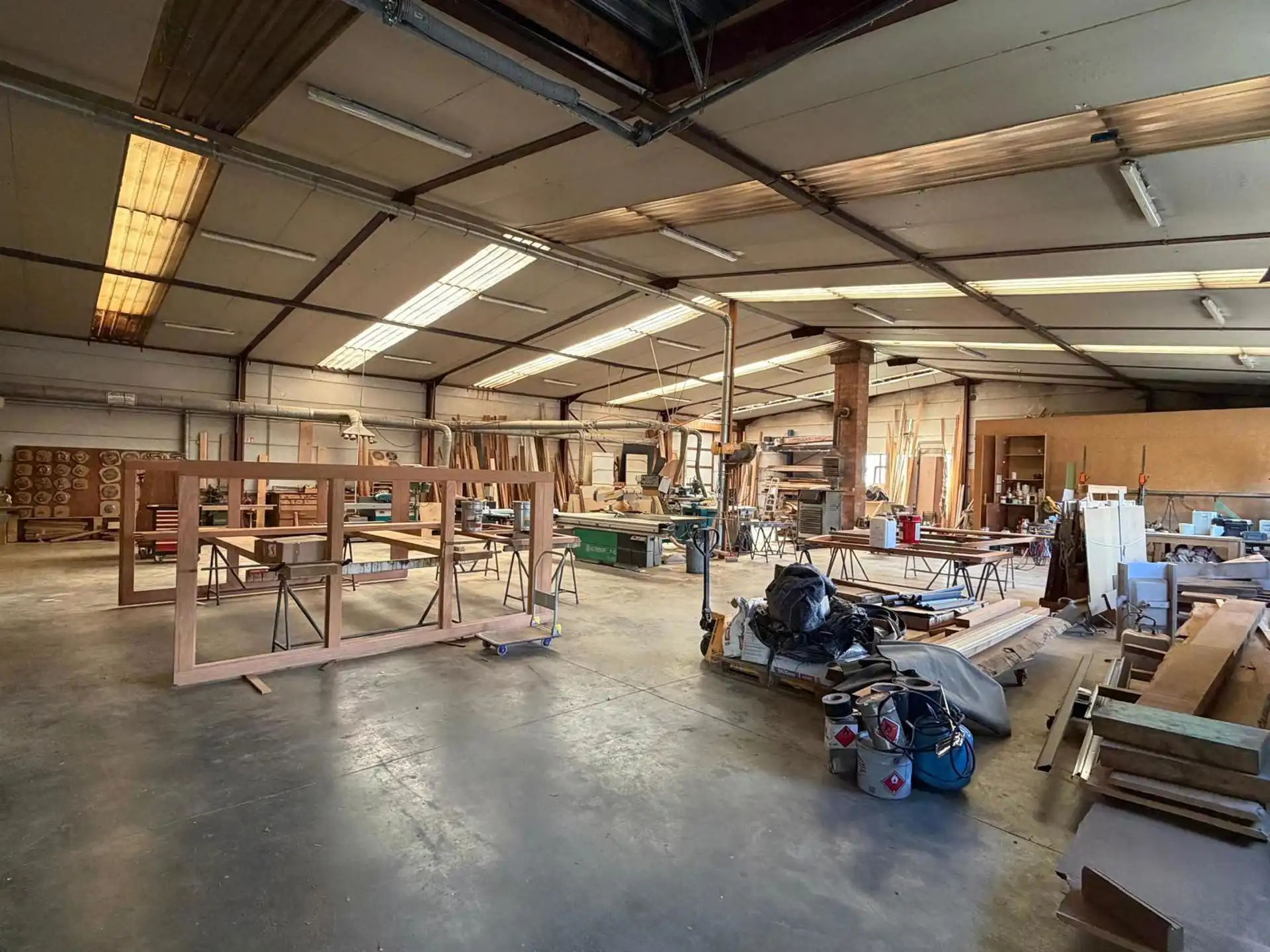 KMO-site te koop met loods, landbouwgrond en woongelegenheid. foto 4