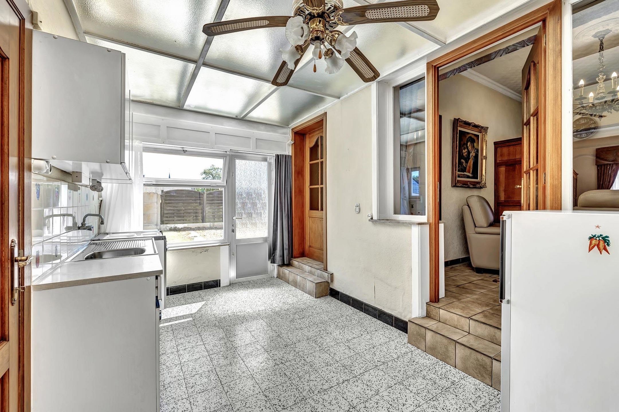 Te renoveren woning met naastliggende grond foto 10