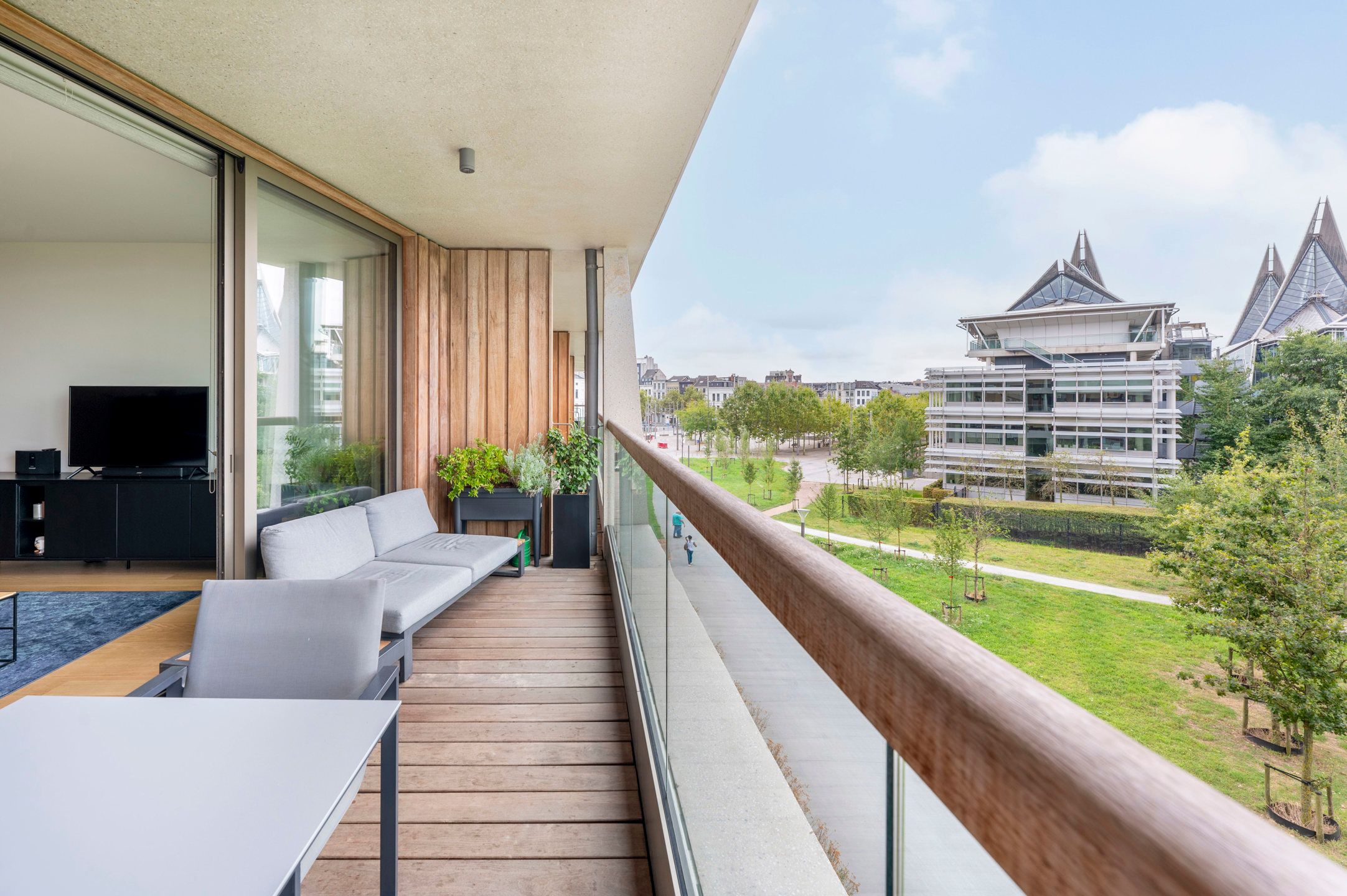 ANTWERPEN ZUID-Zonnig appartement met terras en groen zicht  foto 1