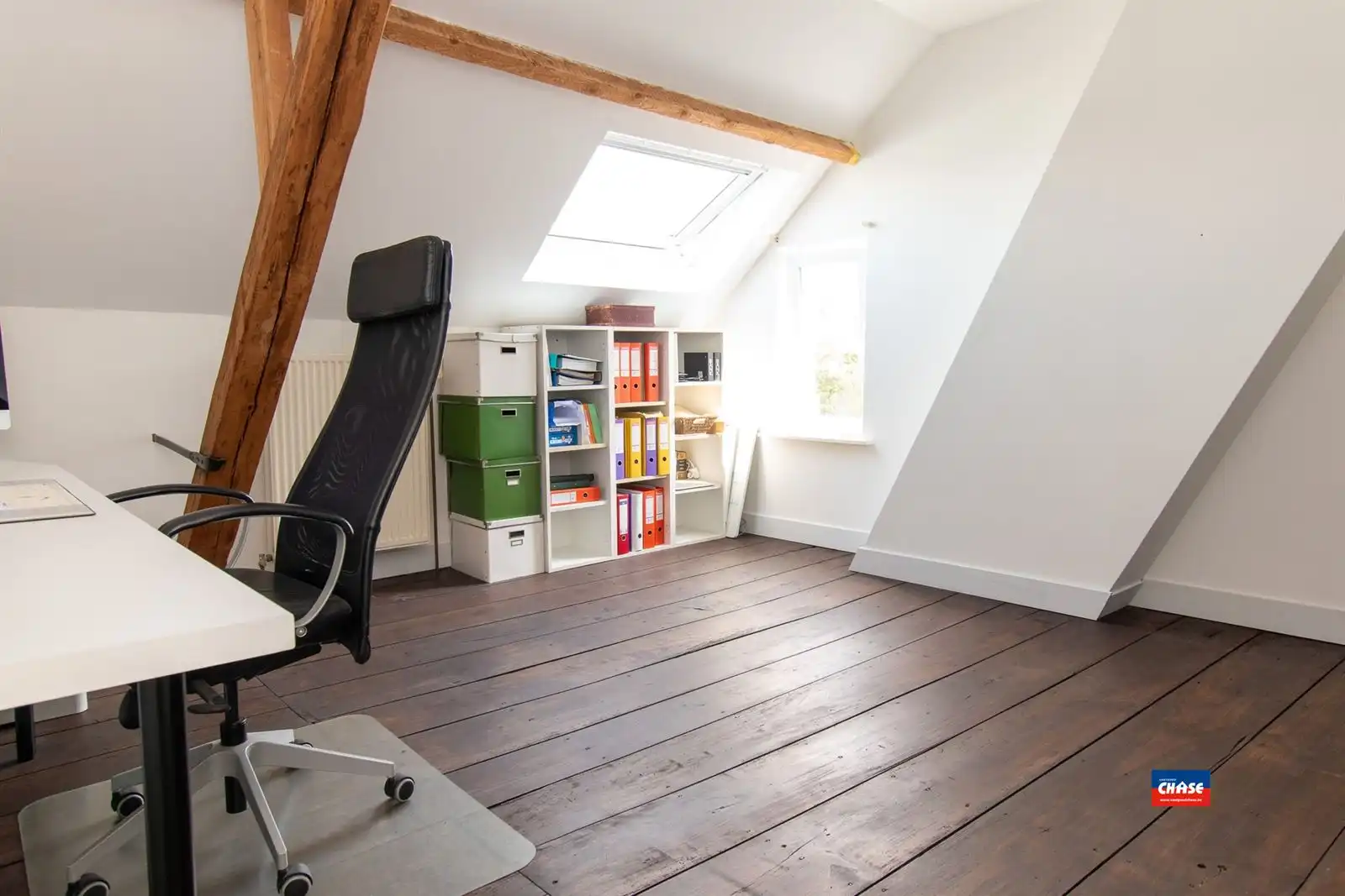 Authentieke woning met zes slaapkamers en tuin met toegang naar de steenbakkerij foto 16