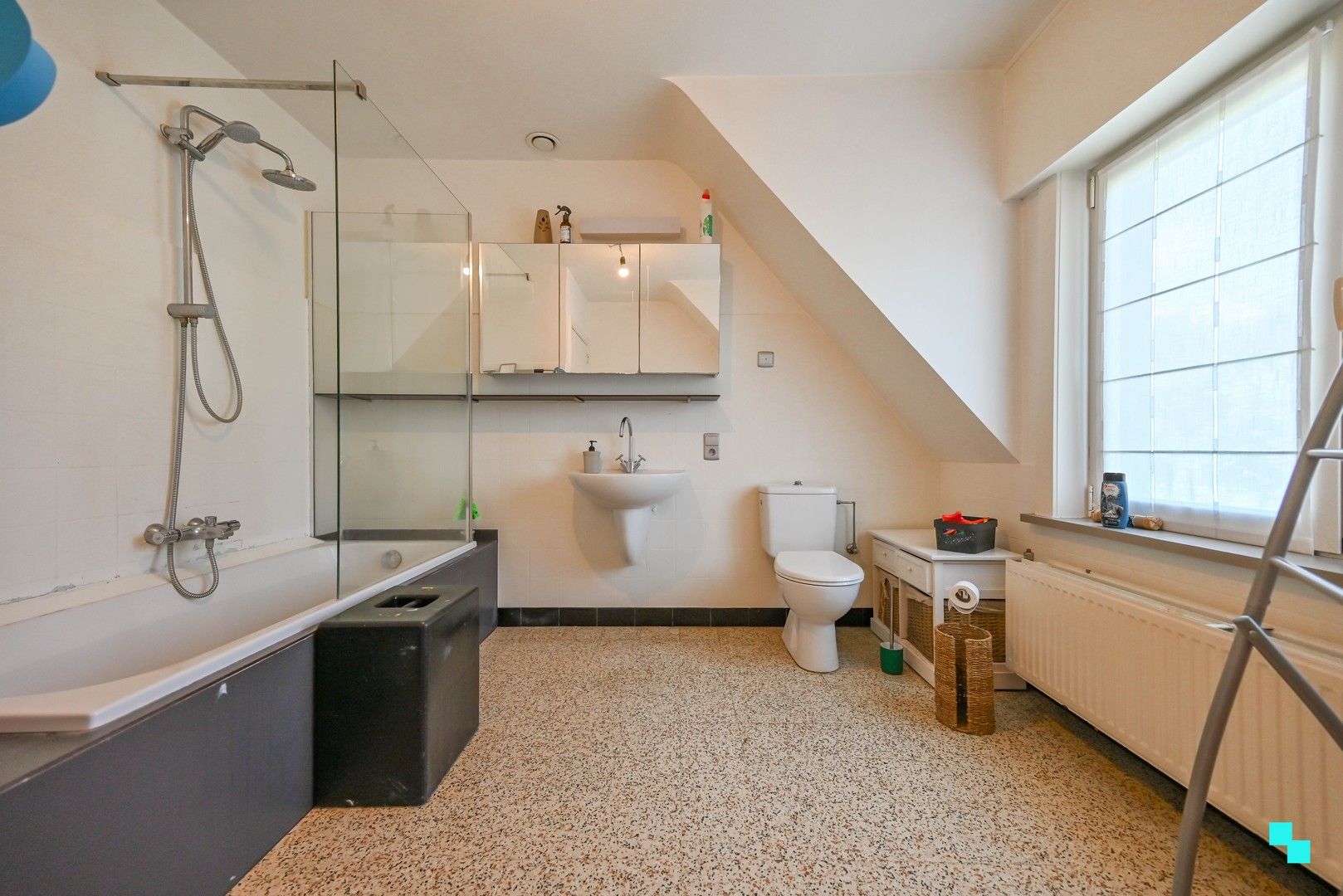 Ruime alleenstaande woning in een groene omgeving te Ardooie foto 21