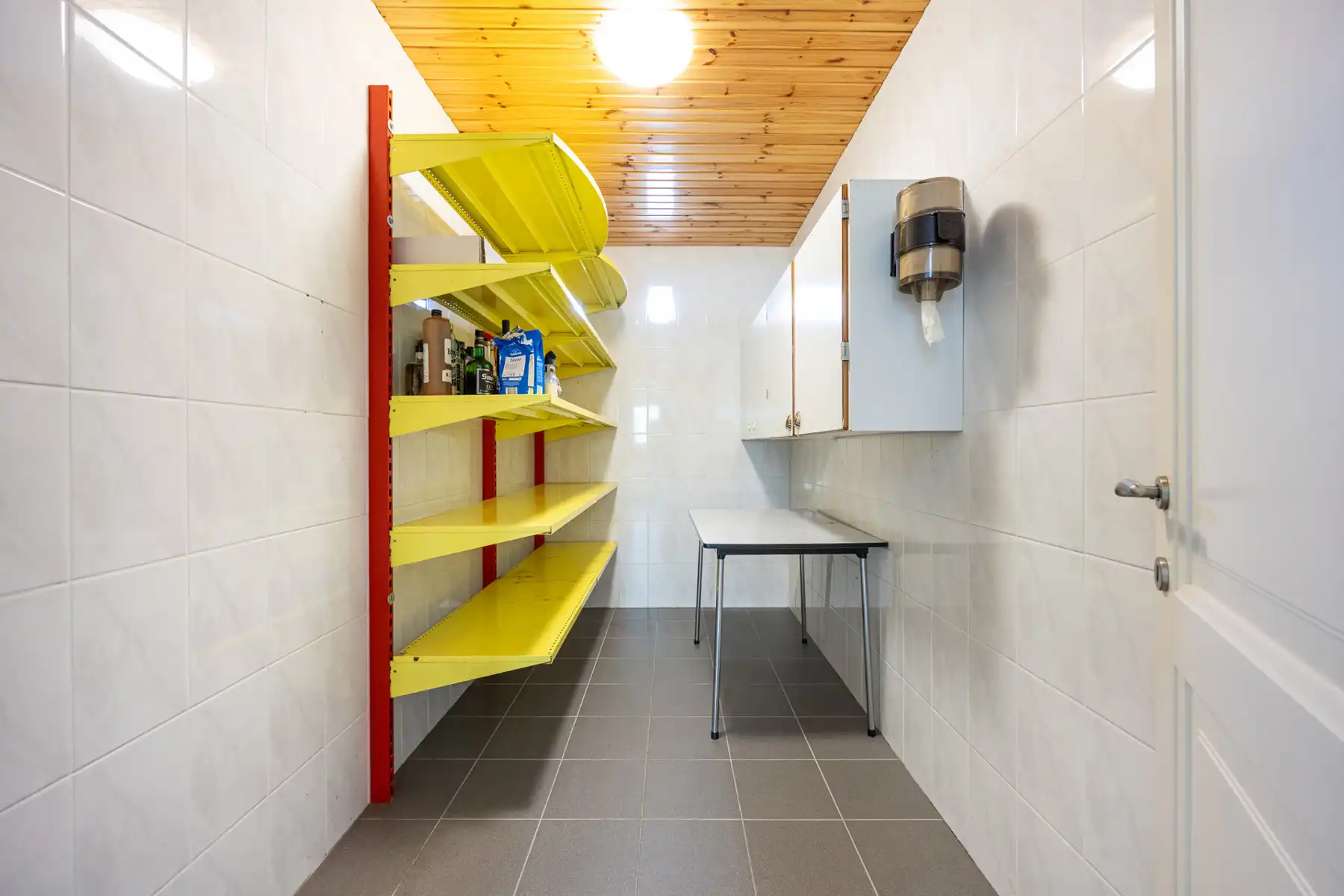 Bedrijfswoning met bijgebouwen en weiland op ca 1,3ha. foto 16