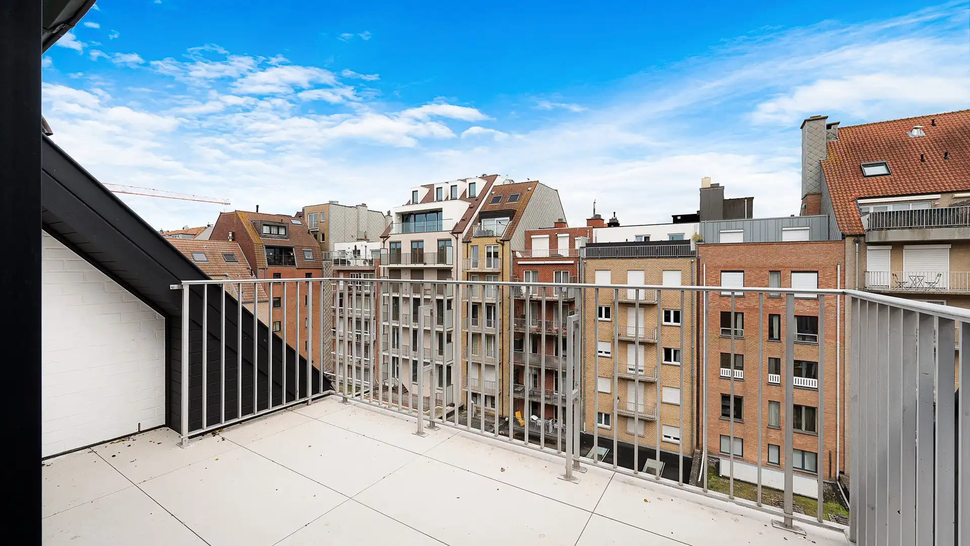 Ruime gerenoveerde duplex met 5 slaapkamers in Knokke. foto 16