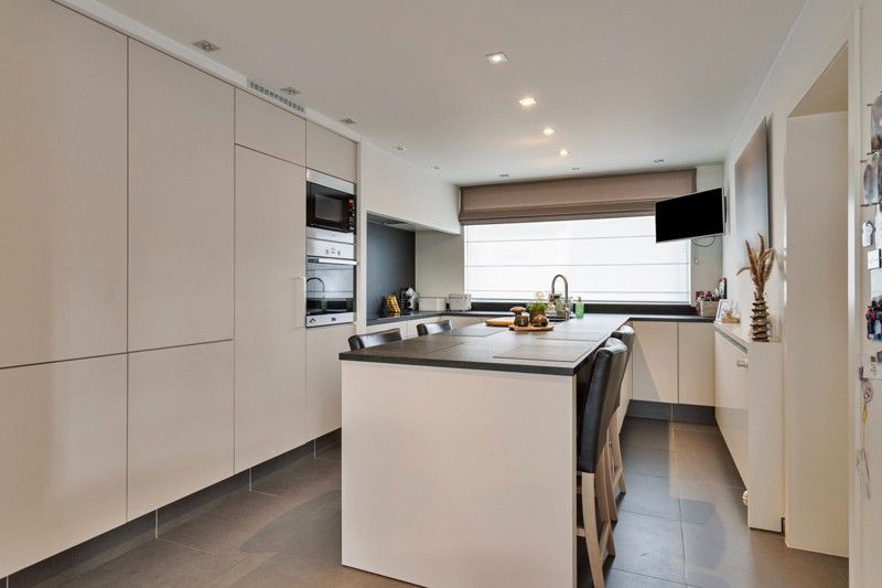 Op en top gerenoveerde bel-etage woning mét magazijn TE KOOP nabij hartje Wakken! foto 8