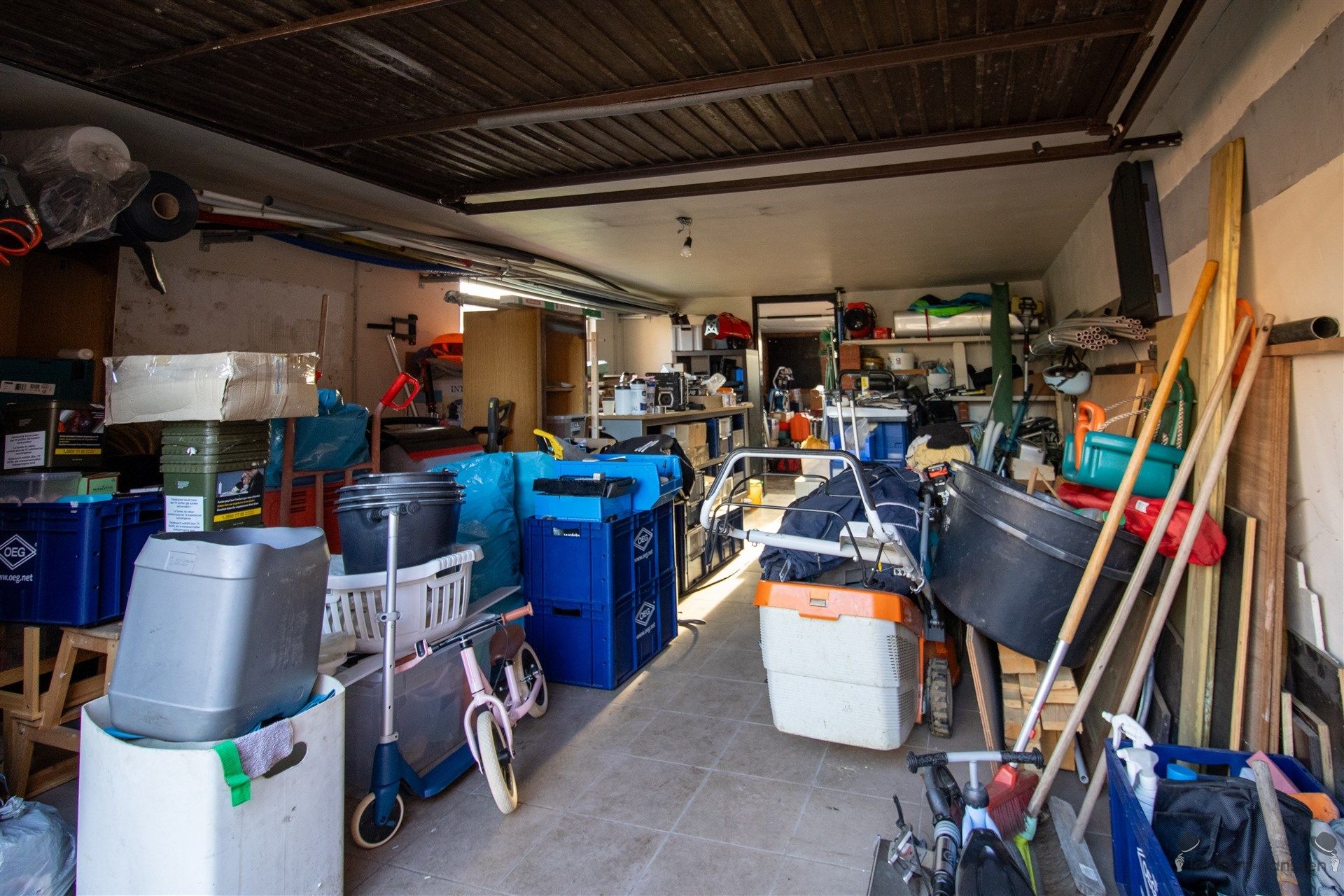 Op te frissen woning met min. 3 slaapkamers op 645 m² foto 13