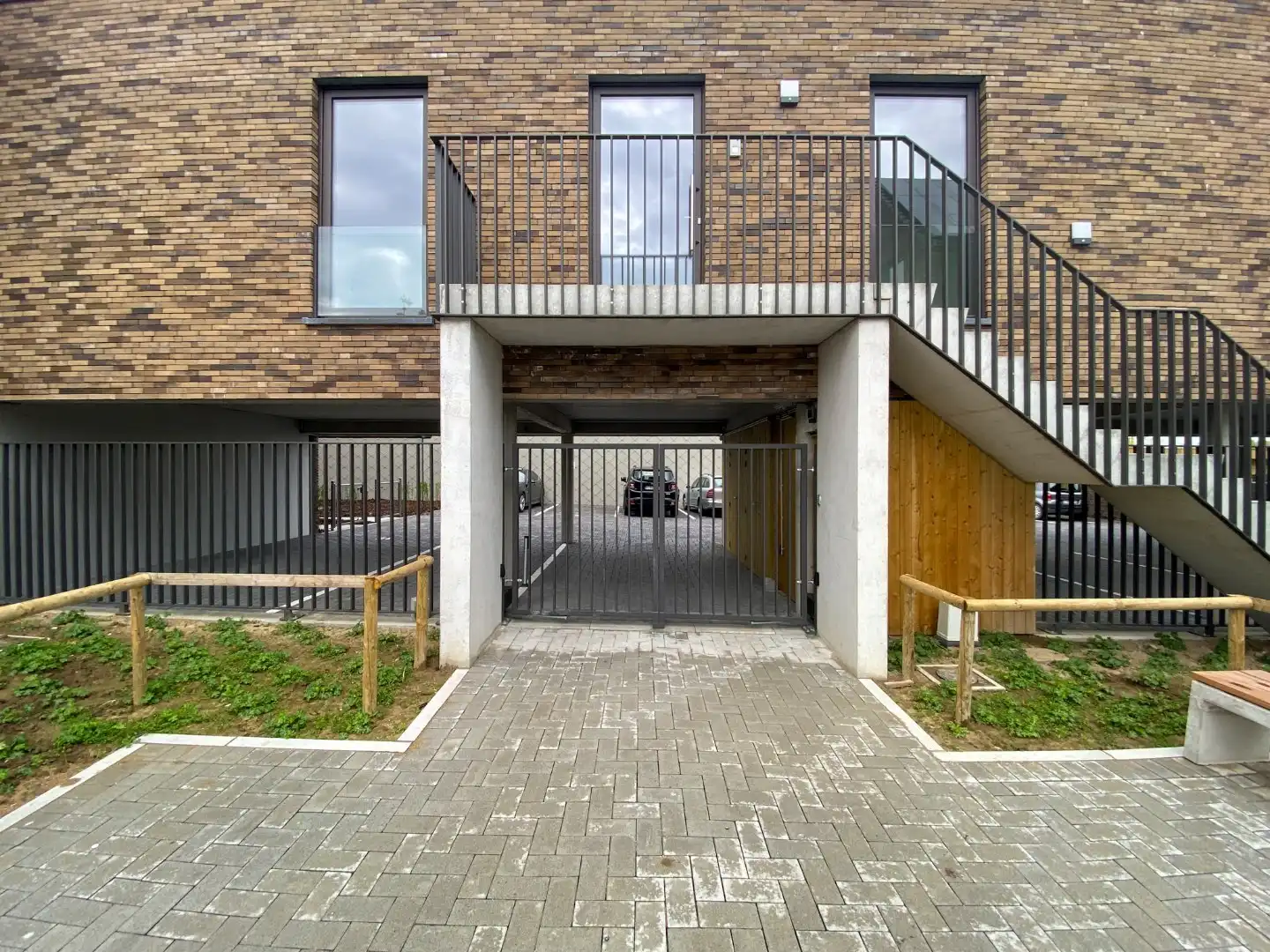 Afgesloten staanplaats in het centrum foto 5