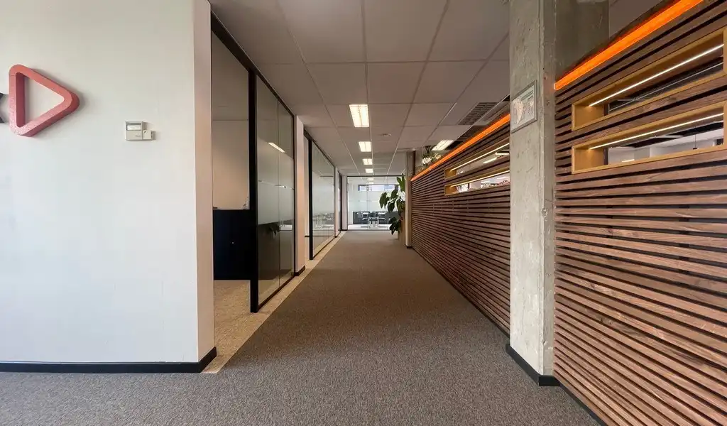 Kantoorruimte te huur in Regent Building in Berchem foto 24