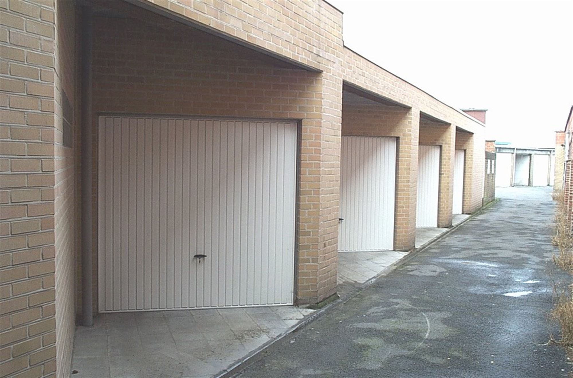 Garagebox foto {{pictureIndex}}