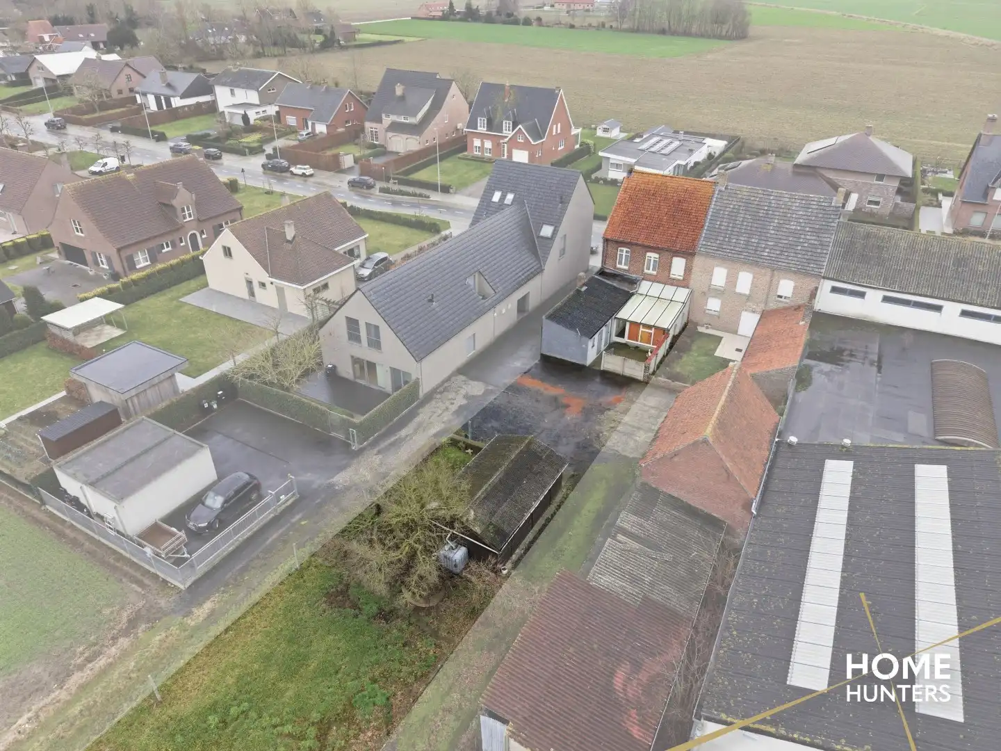 Woning met handelsruimte en garage op 515 m² foto 13