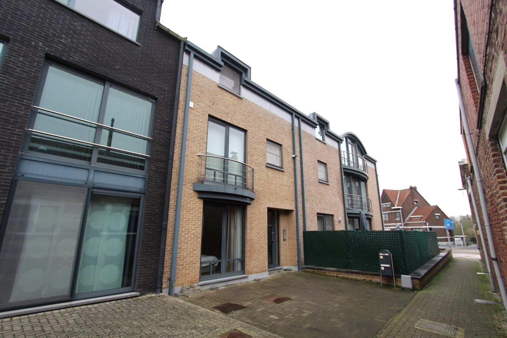 GELIJKVLOERS APPARTEMENT MET GROOT TERRAS foto {{pictureIndex}}