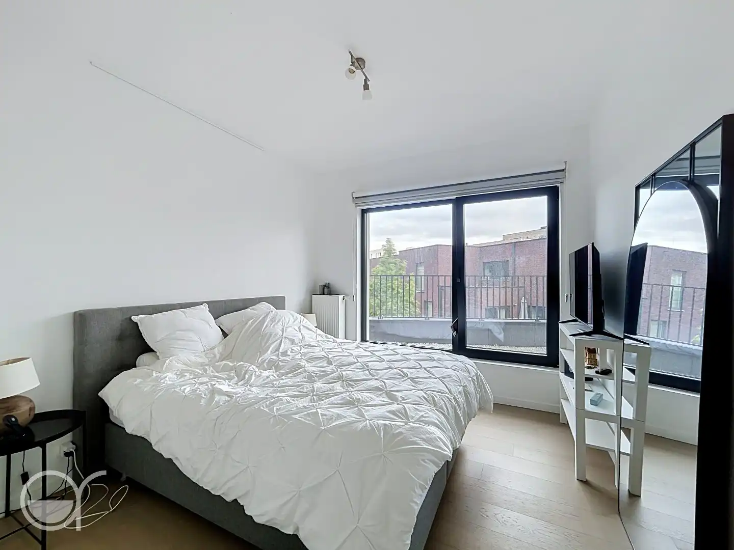 Gemeubeld appartement met twee slaapkamers en zicht op water incl autostaanplaats foto 6