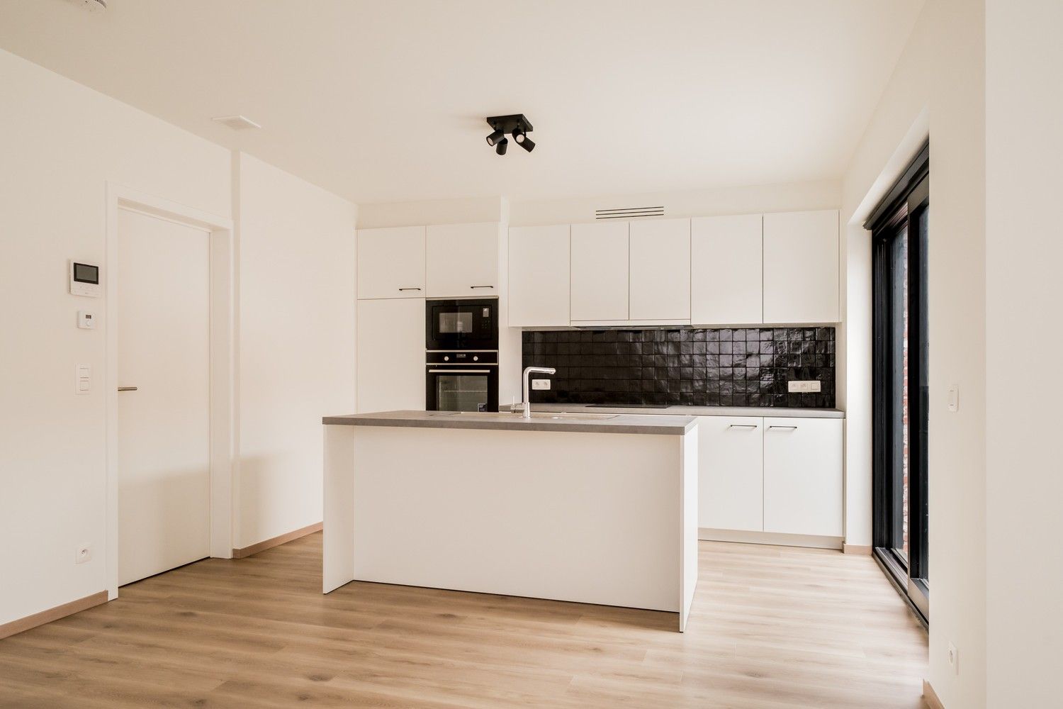 Nieuwbouw gelijkvloers appartement met mooie afwerkingsgraad! foto 3