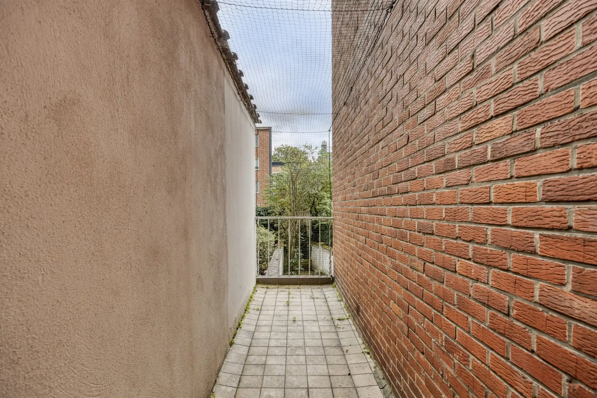 Appartement te koop met 2 slaapkamers en terras in Berchem!  foto 18