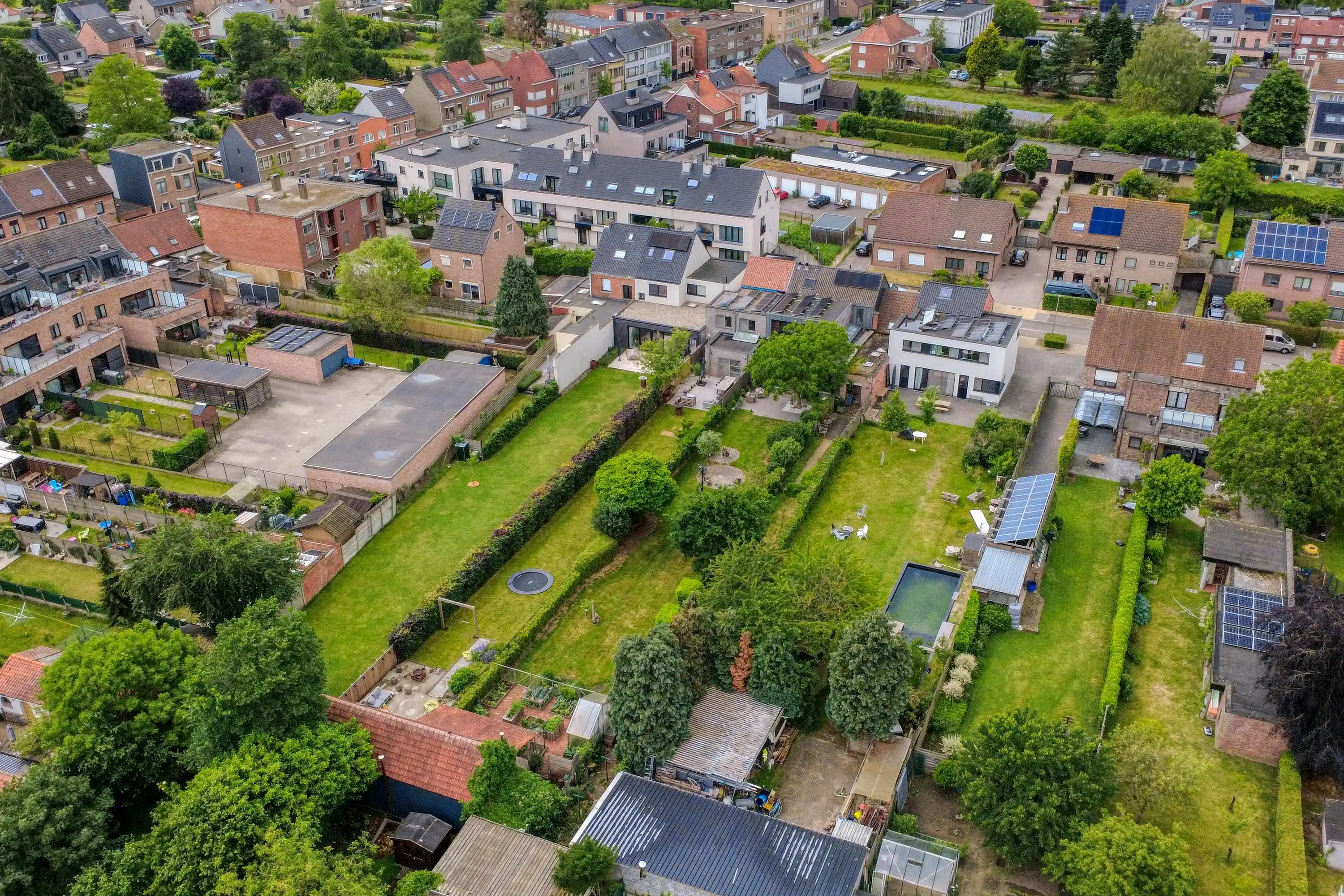 Huis (2010°) EPC A met 5 slaapkamers, garage en tuin te Wommelgem! foto 9