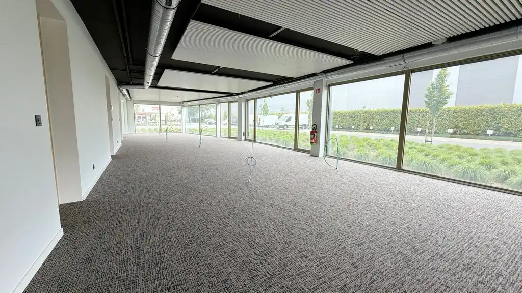 Magazijn te huur langs E34 in Turnhout foto 12