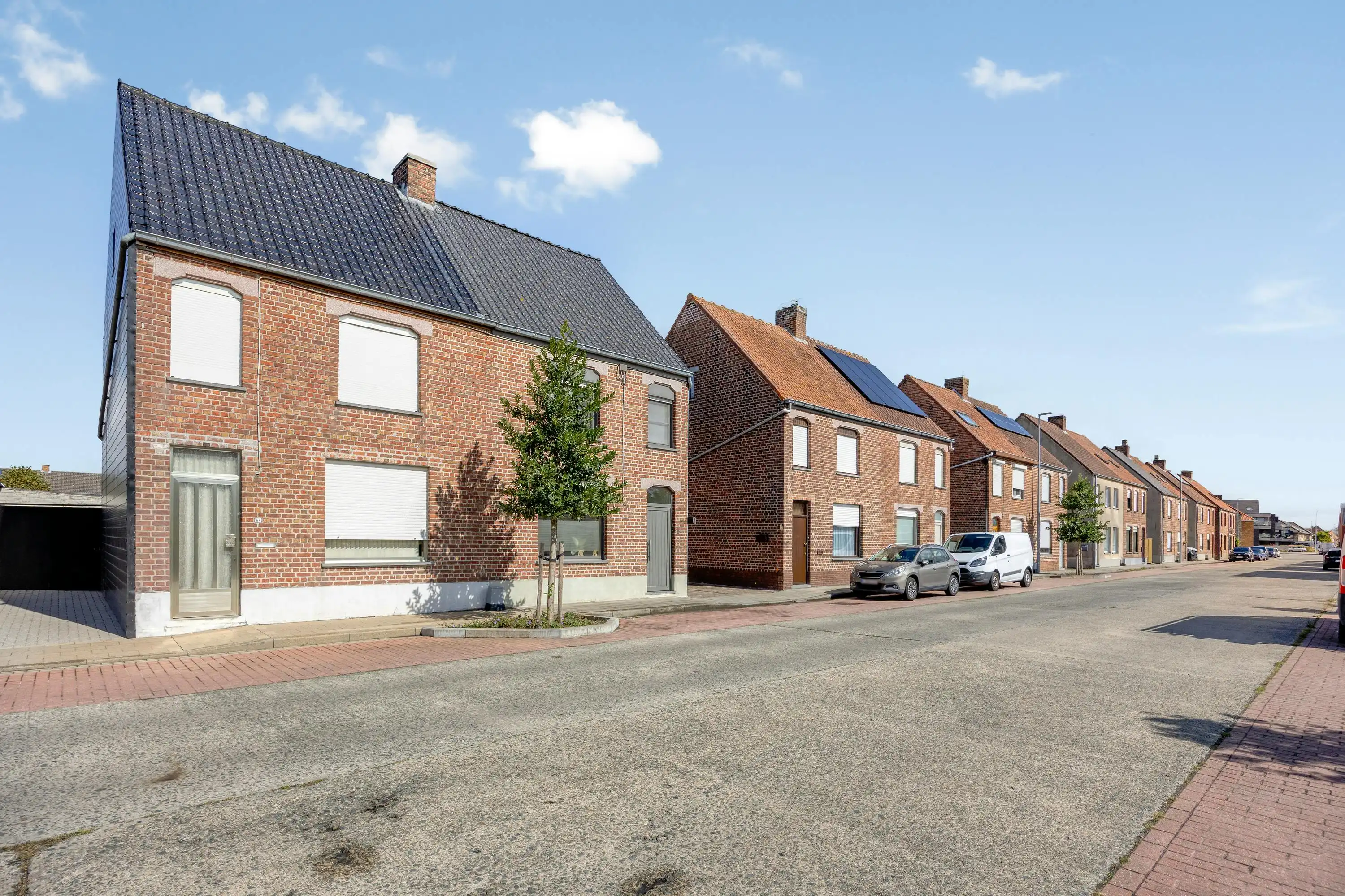 Lichtrijk en opgefrist huis te koop in Zedelgem foto 16