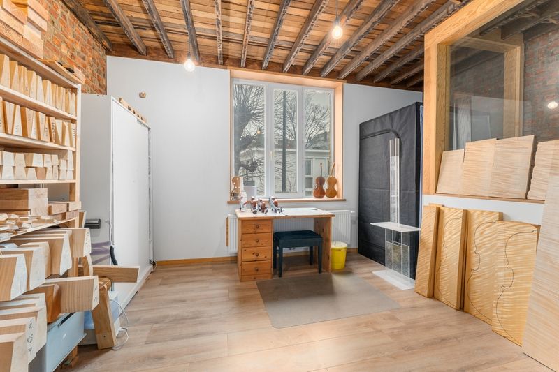 Roeselare, historisch pand met atelier en woonst foto 6