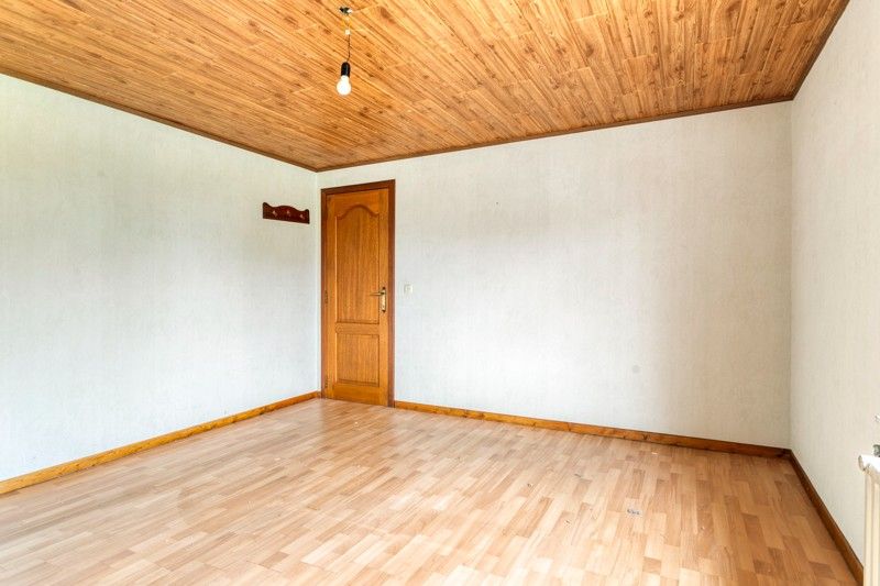 Op te frissen woning met potentieel gelegen in een rustige buurt TE KOOP in Desselgem. foto 9