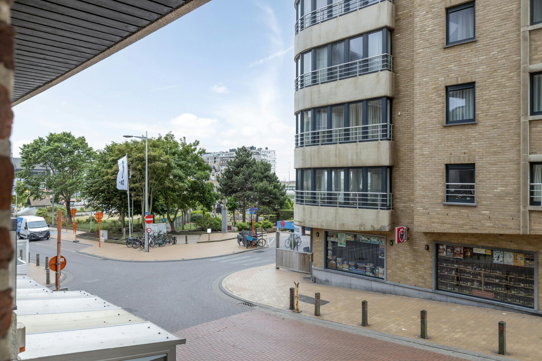 Gerenoveerd duplex appartement te koop in Blankenberge foto 10