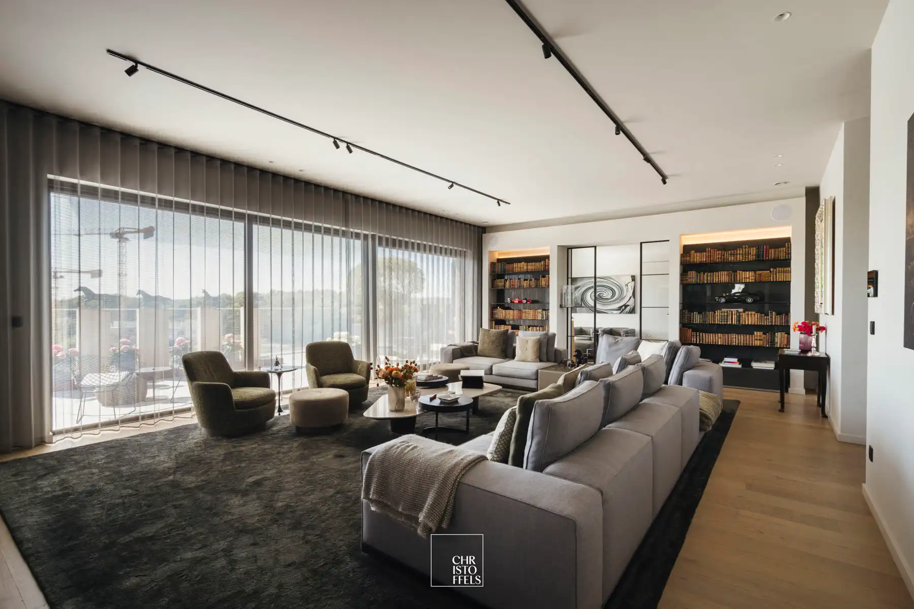 The Penthouse 250 m² ultra high-end woonruimte  89 m² terras met plunge pool foto 27