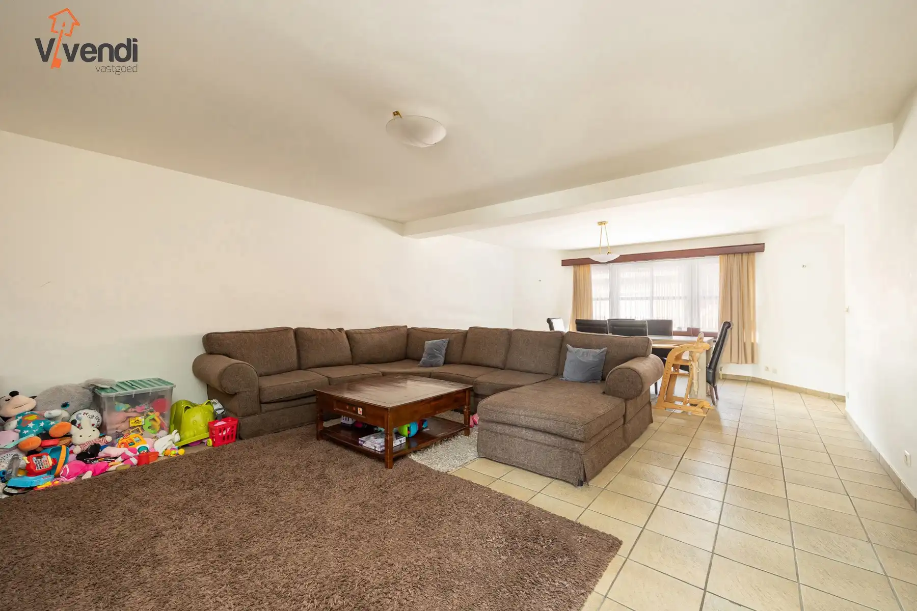 Ruim(120m²) 2 slpk appartement met garagebox. foto 2