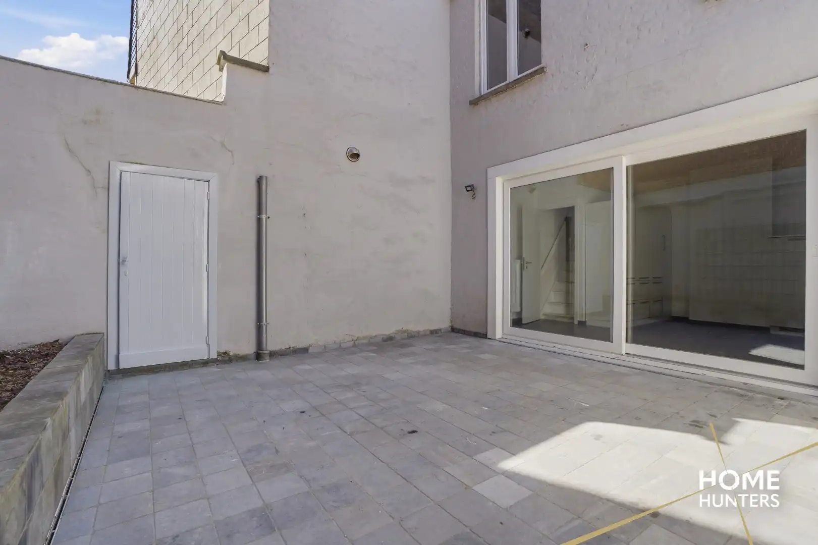 Charmante en instapklare woning met unieke stadskoer en garage foto 10