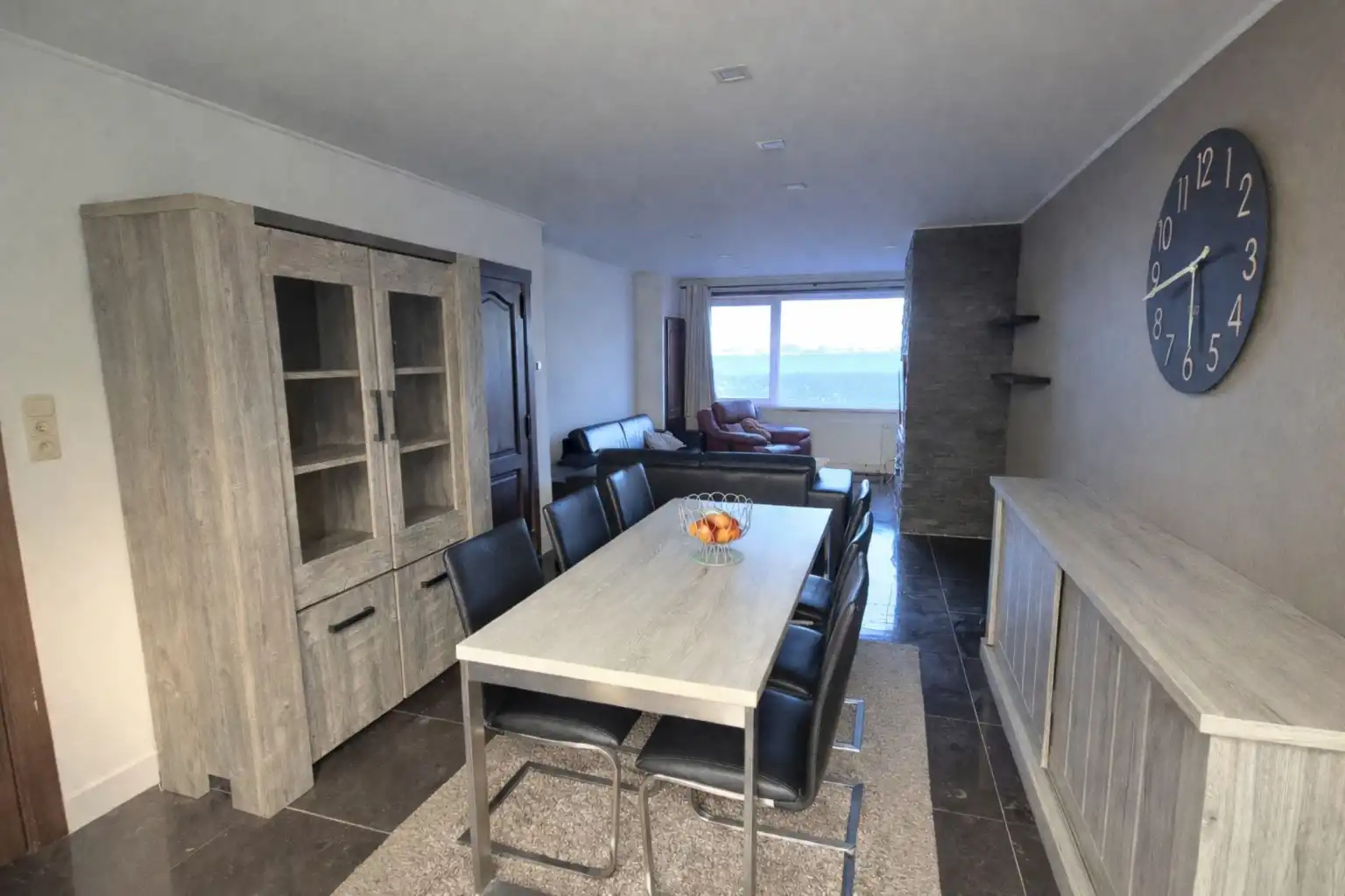 Prachtig gerenoveerde halfopen woning met 4 slaapkamers en garage nabij de Spuikom! foto 4