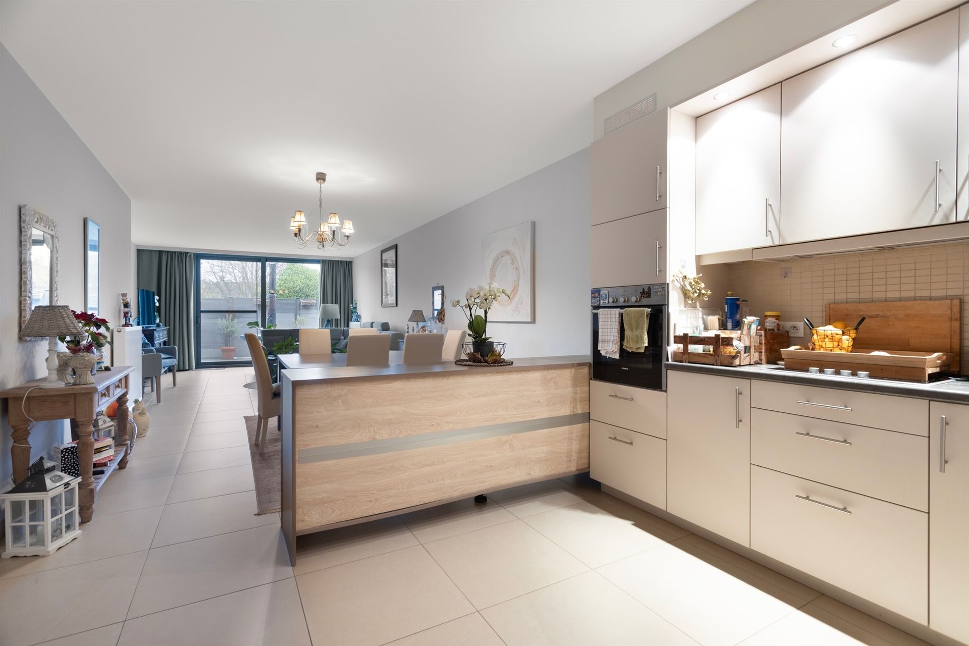 Appartement met 2 kamers, 2 badkamers en terras foto 5