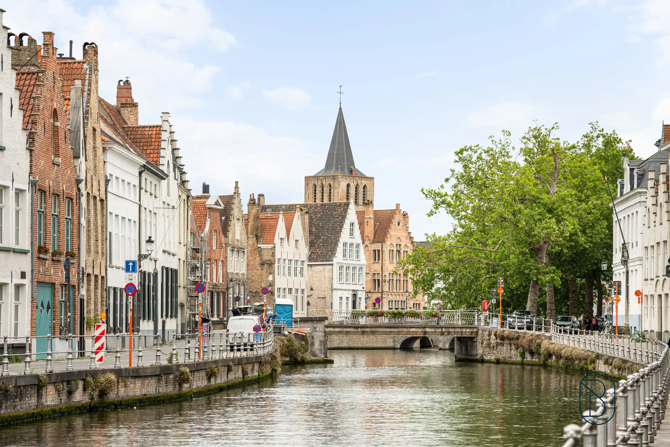 Charmant gerenoveerde stadswoning met 3 slk en stadstuin!  foto {{pictureIndex}}