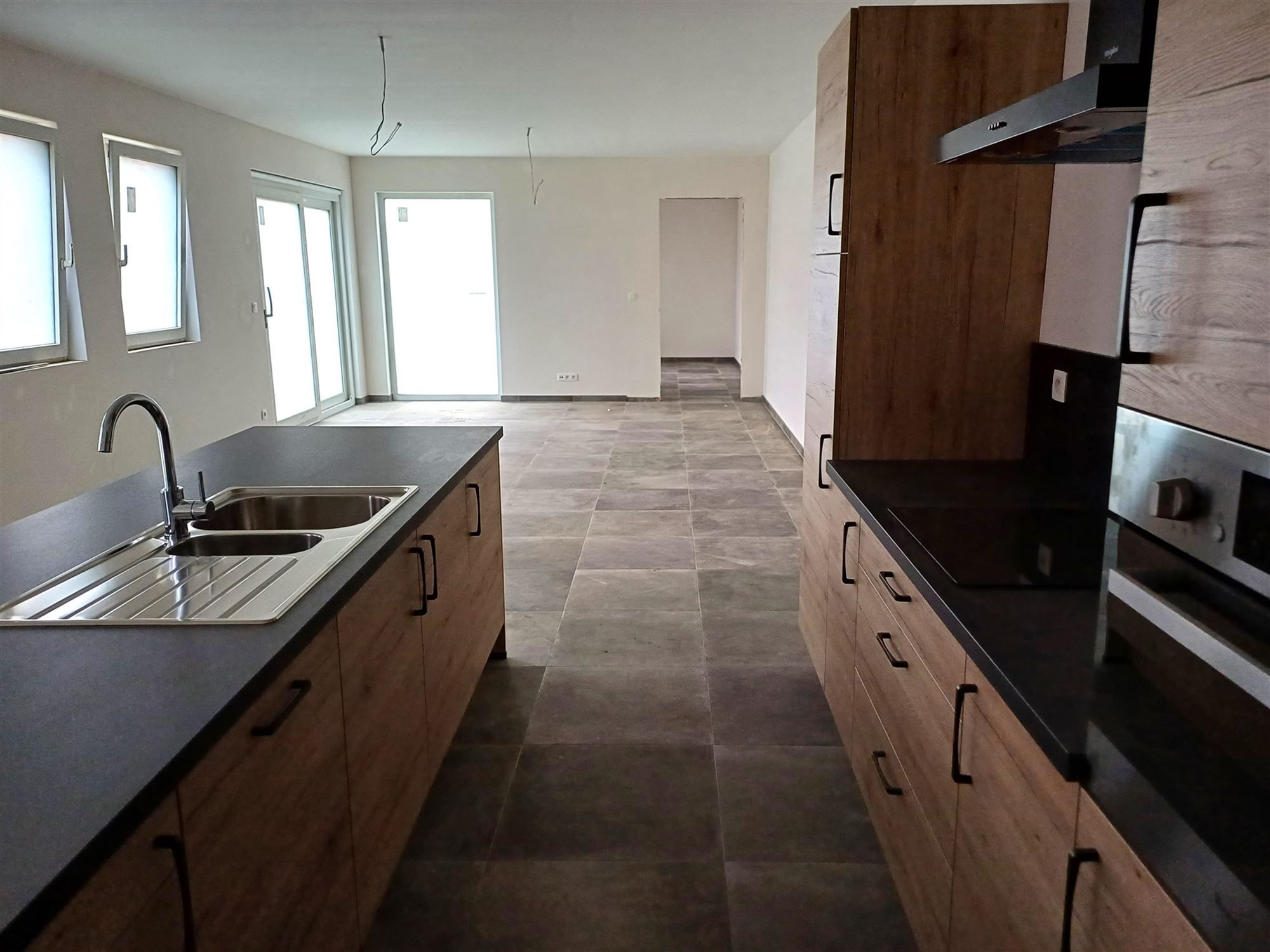 Nieuwbouw woning met 2 slaapkamers en bureel foto 3