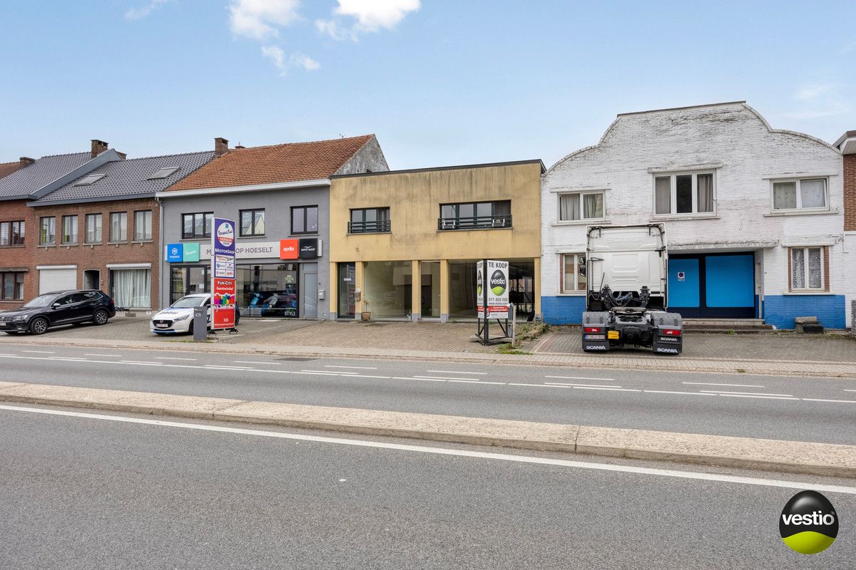 HANDELSPAND MET WOONST TE HOESELT NABIJ CENTRUM EN E313. foto 25