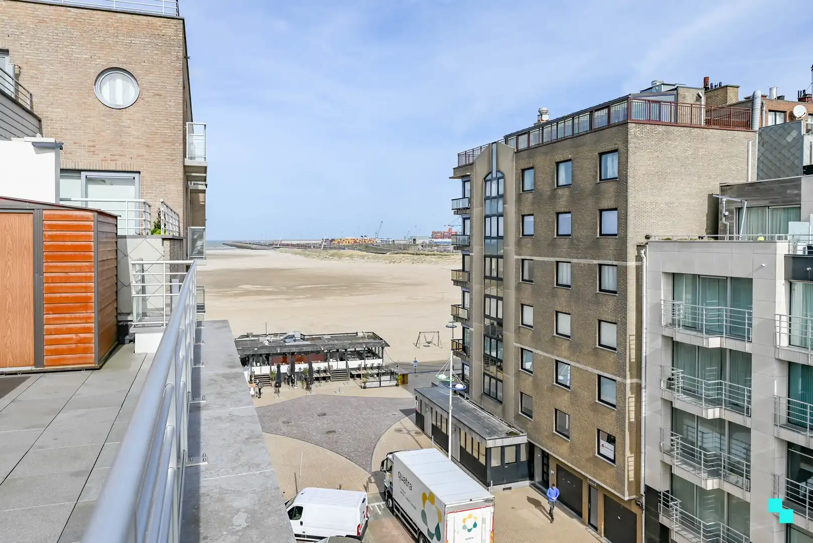 Stijlvol penthouse met zeezicht, royale terrassen en een dubbele garagebox foto 16