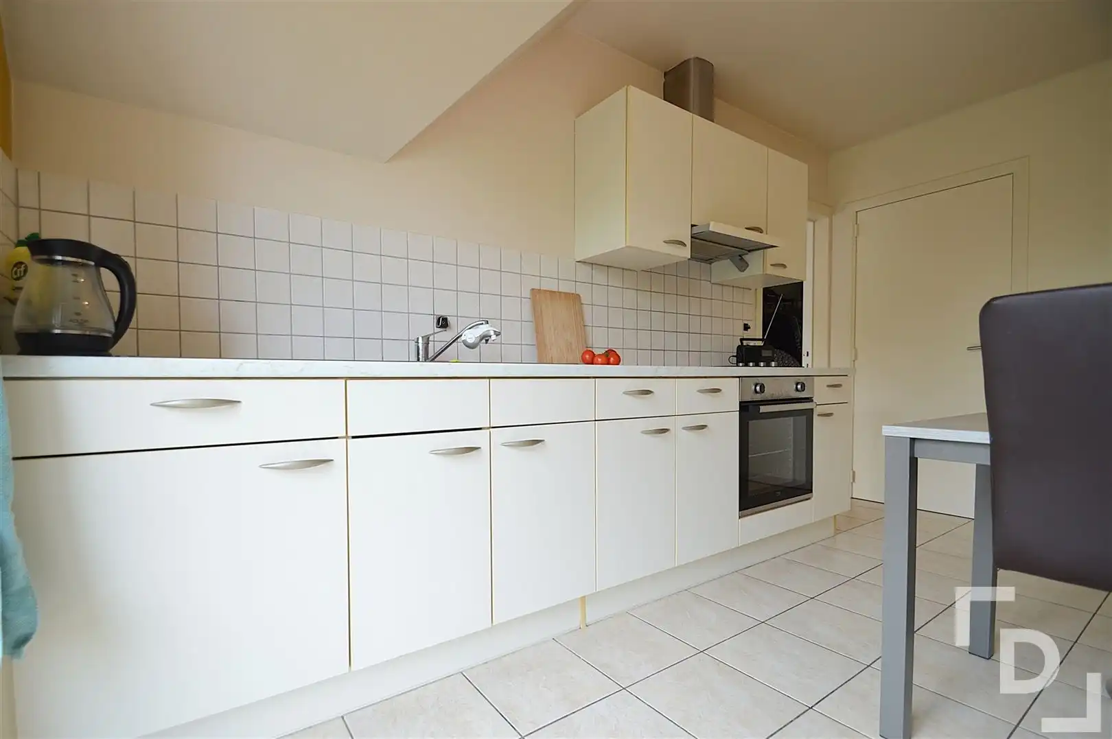 Dakappartement met terras te huur op centrale locatie in Ieper foto 5