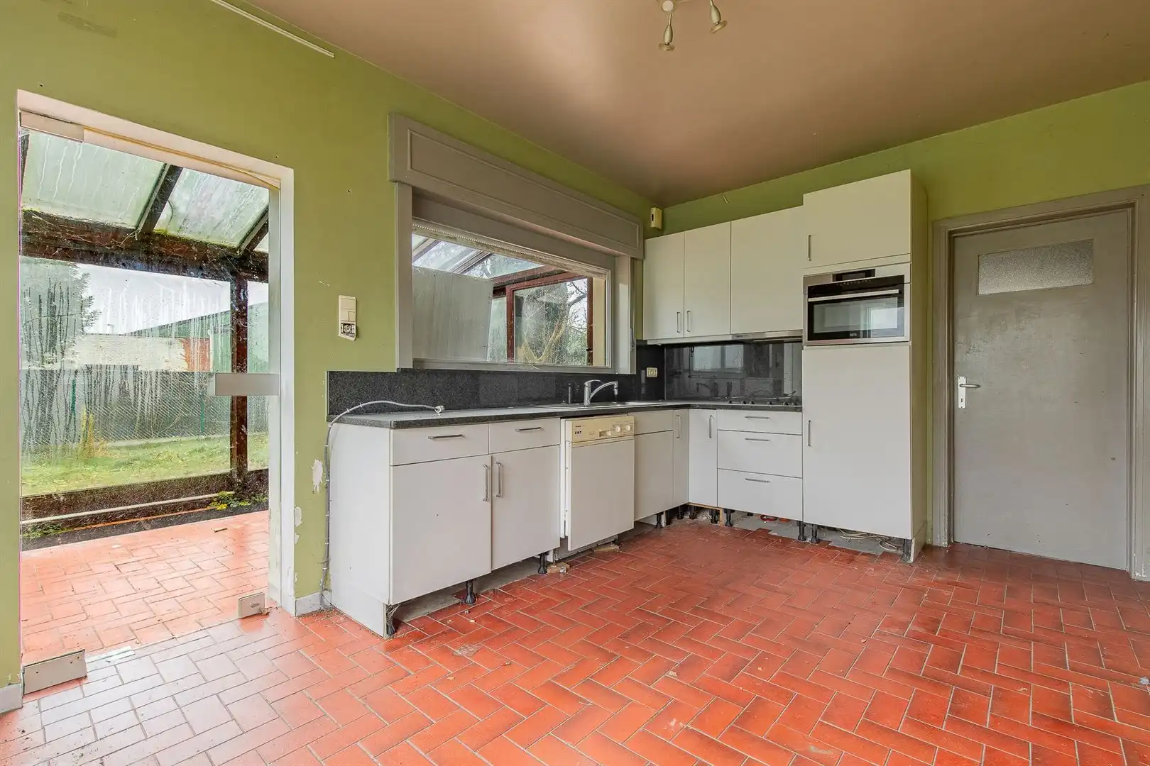 Statige villa met uitzonderlijk potentieel op toplocatie in Berlare foto 6