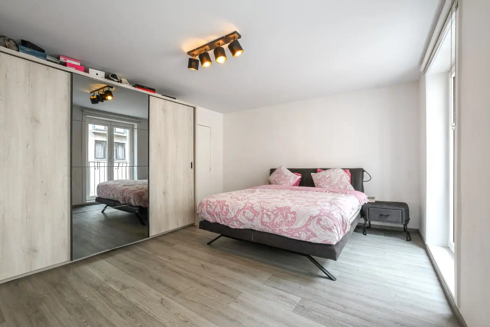 Ruime woning op 50 meter van de zee in Blankenberge foto 17