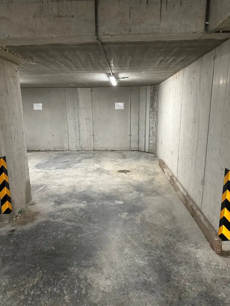 Ondergrondse autostaanplaats te Huur in centrum Rieme foto 2