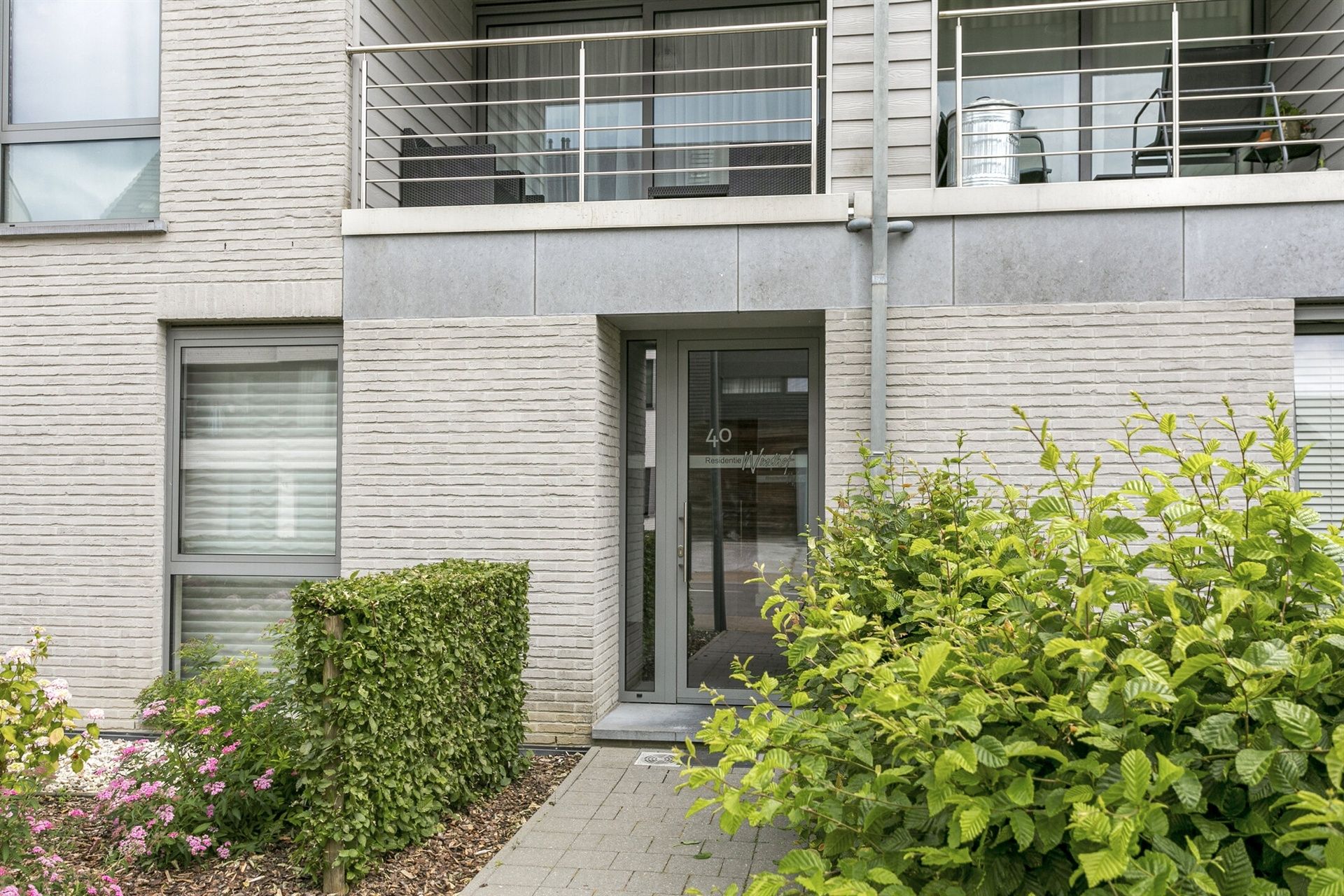 Appartement met zwembad op topligging  foto 2