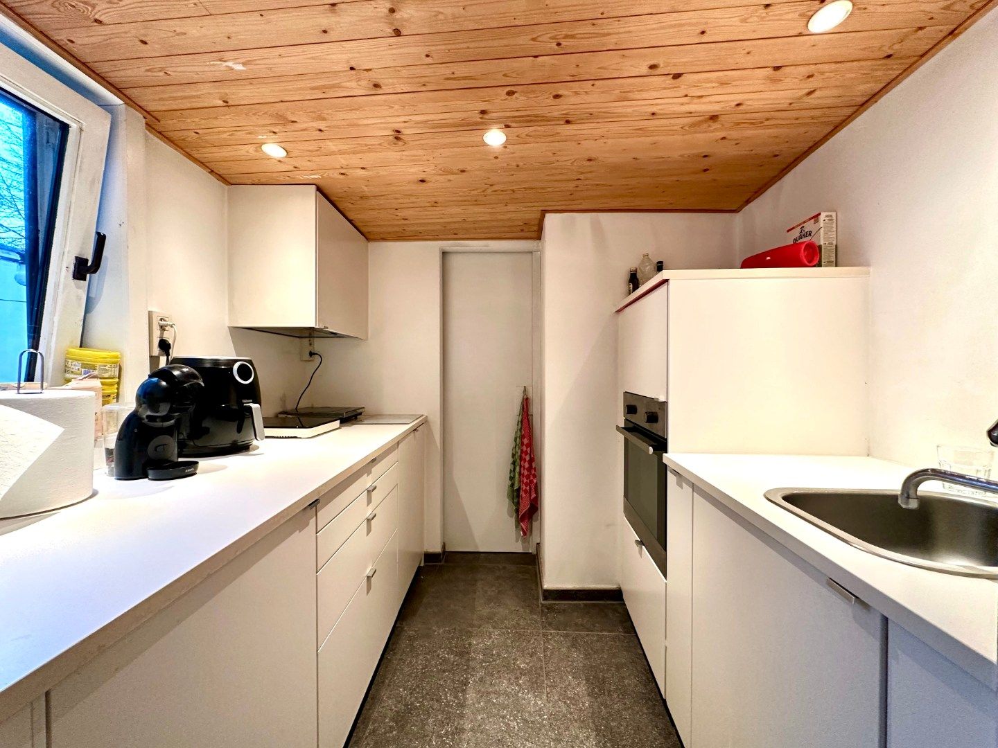 Gemeubelde rijwoning vlakbij Sint-Annarei foto 5